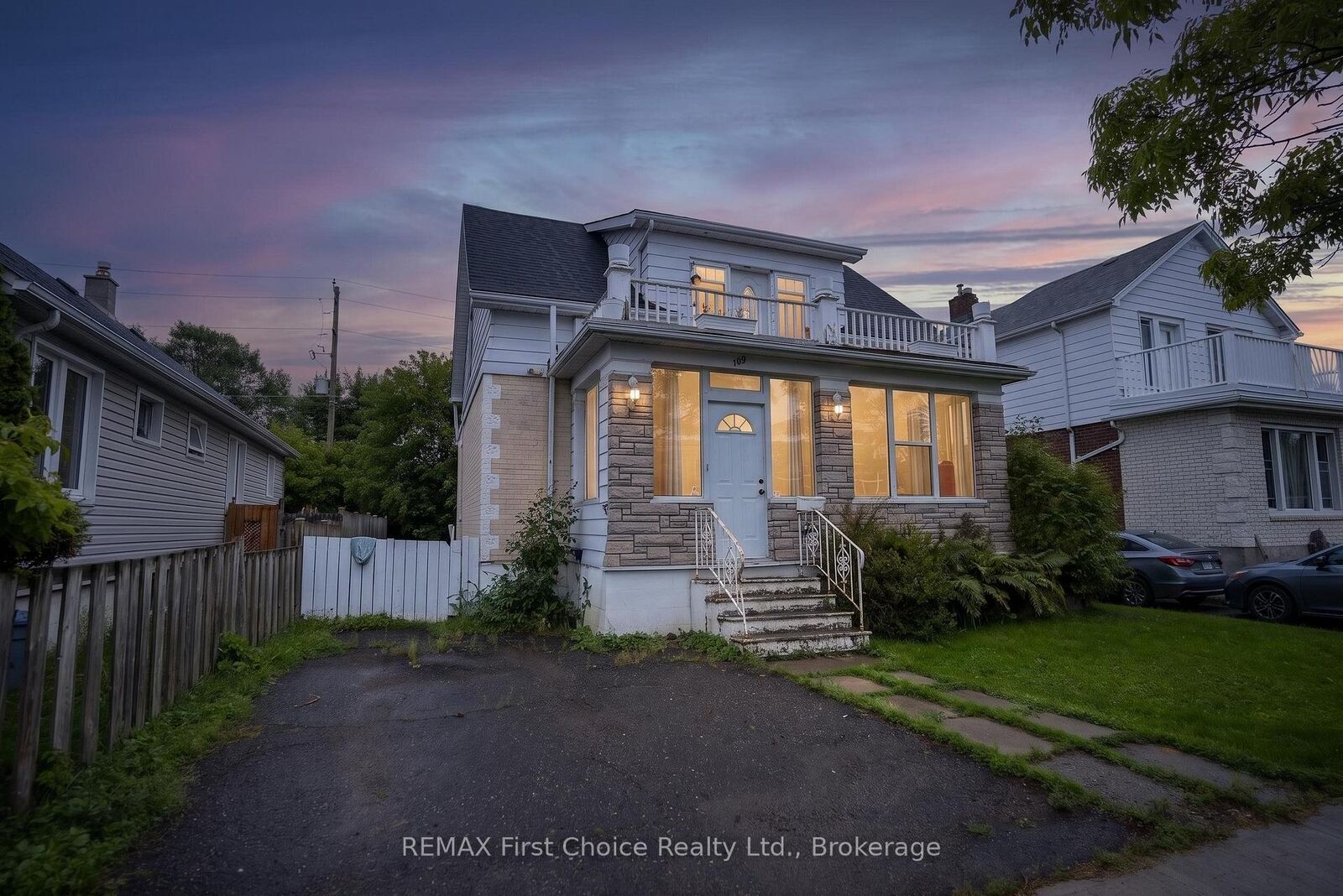 Property Photo:  308 Archibald Street N  ON P7C 3Y4 