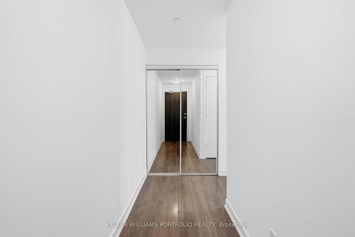Property Photo: 50 Bruyeres Mews 1009 ON M5V 0H8