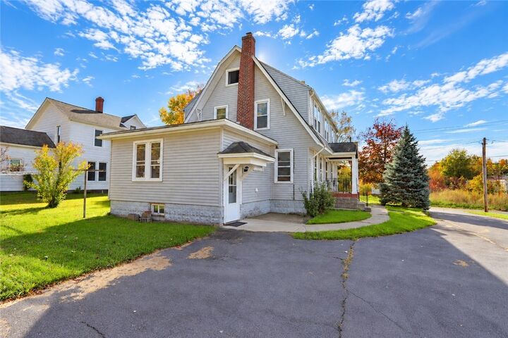 Property Photo:  13193 Seneca Street  NY 13146 