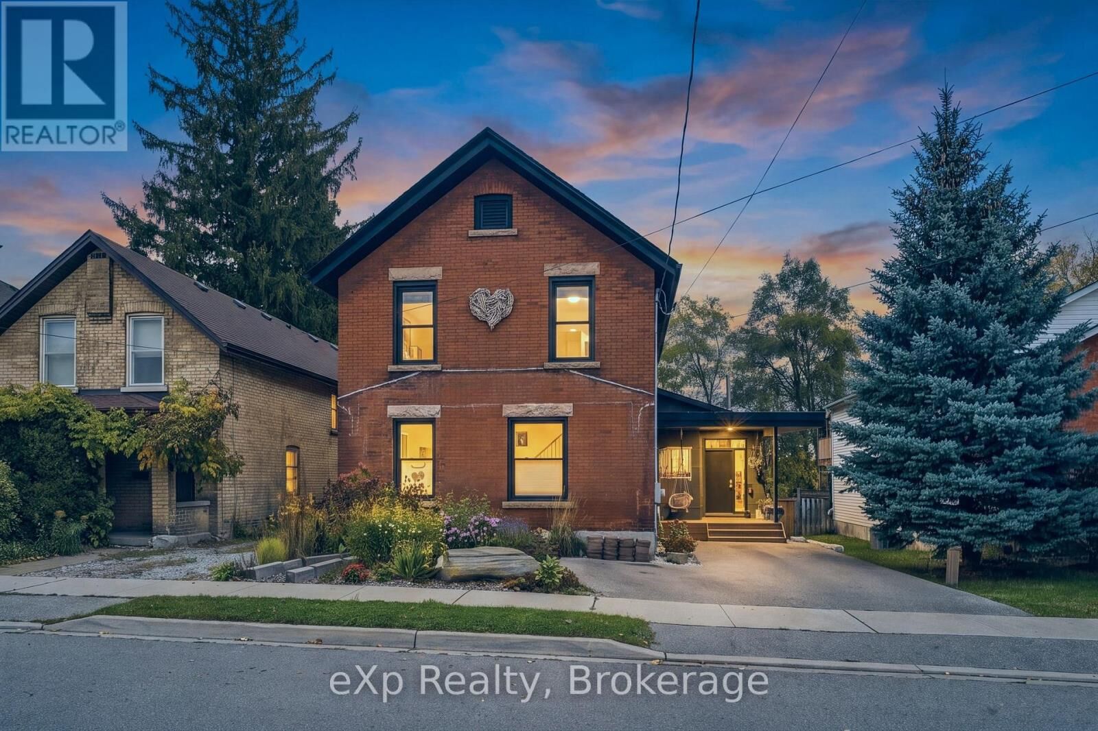 Property Photo:  34 Duke Street B  ON N1E 5K9 