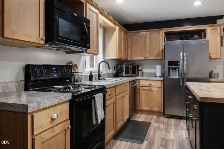 Property Photo: 55536 Gross Drive OR 97707