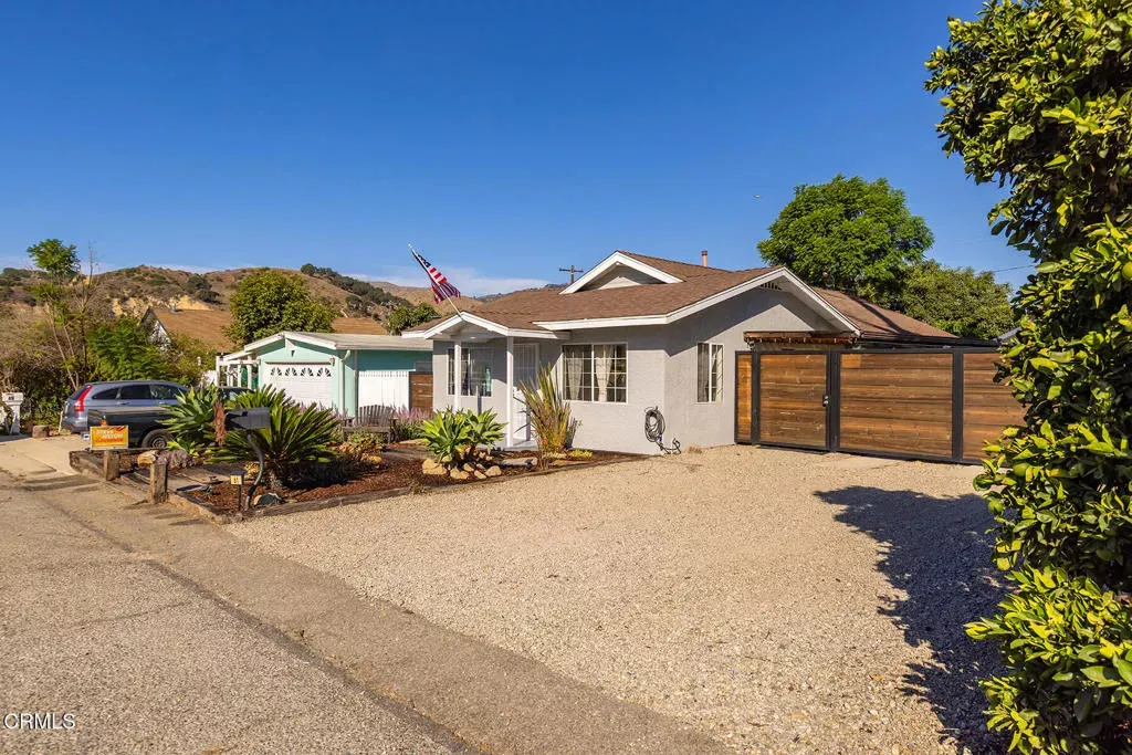 Property Photo:  61 McKee Street  CA 93001 