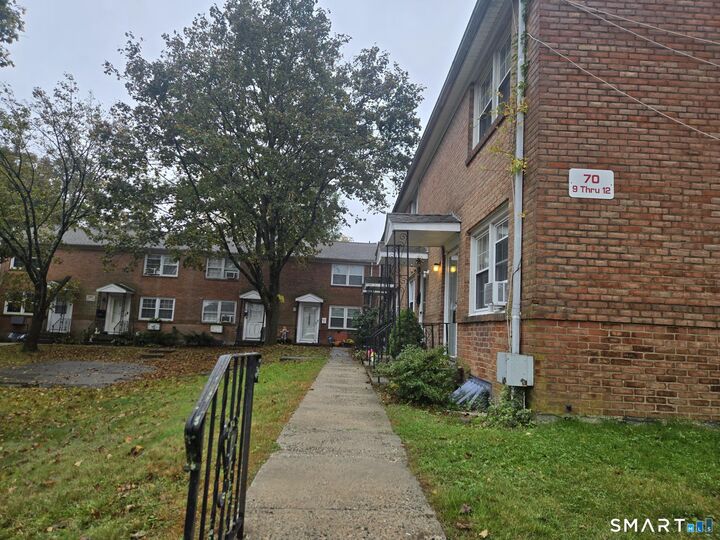 Property Photo: 70 Huntington Road 9 CT 06511