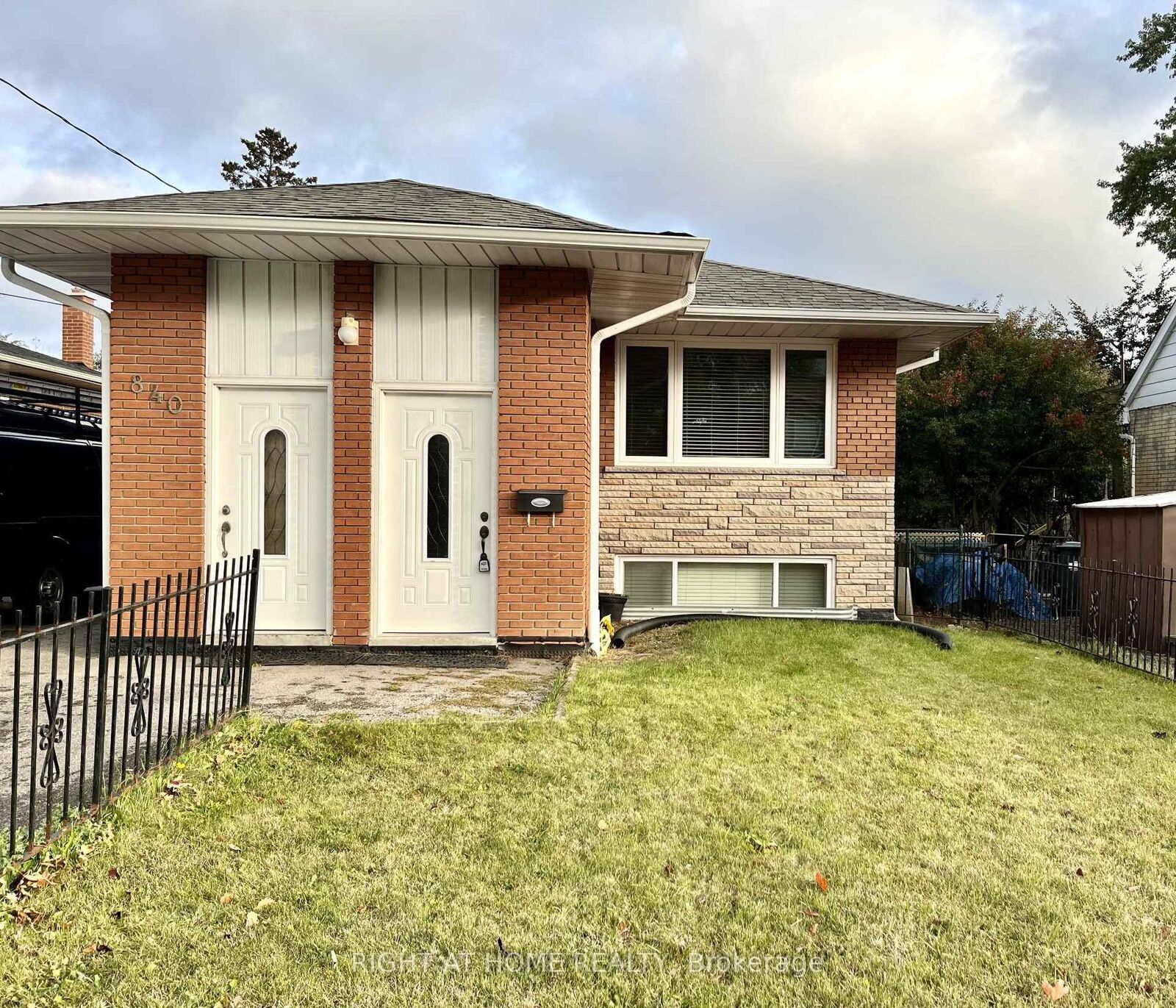Property Photo: 840 Atwater Avenue Lower ON L5E 1L9