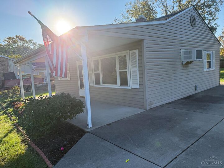 Property Photo:  1406 Pershing Avenue  OH 45044 