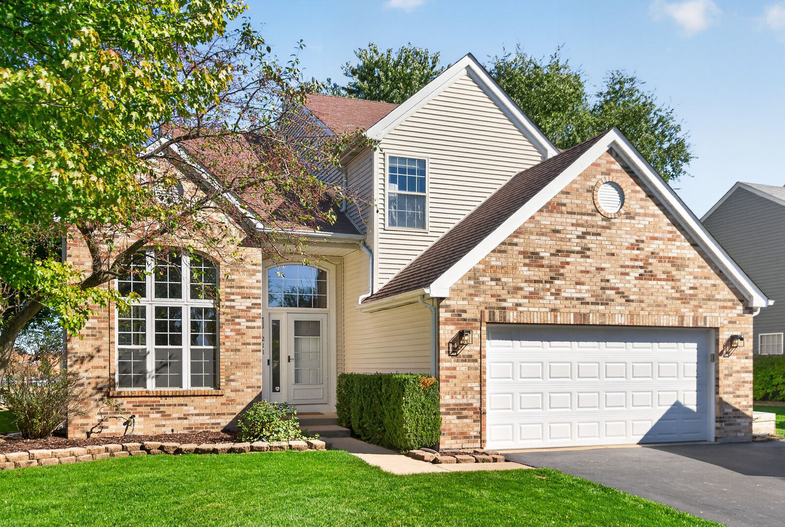 Property Photo: 211 Butler Drive IL 60103
