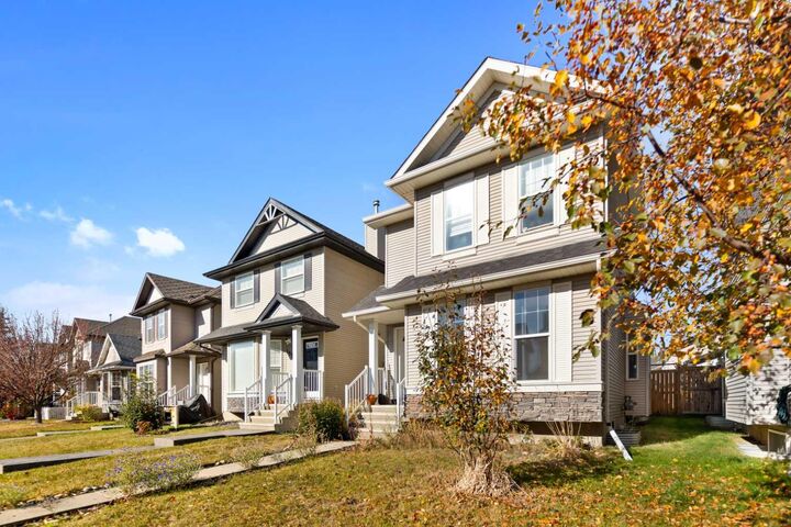 Property Photo:  195 Cranberry Close SE  AB T3M 0B5 