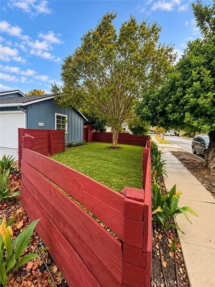 Property Photo:  6711 Dannyboyar  CA 91307 