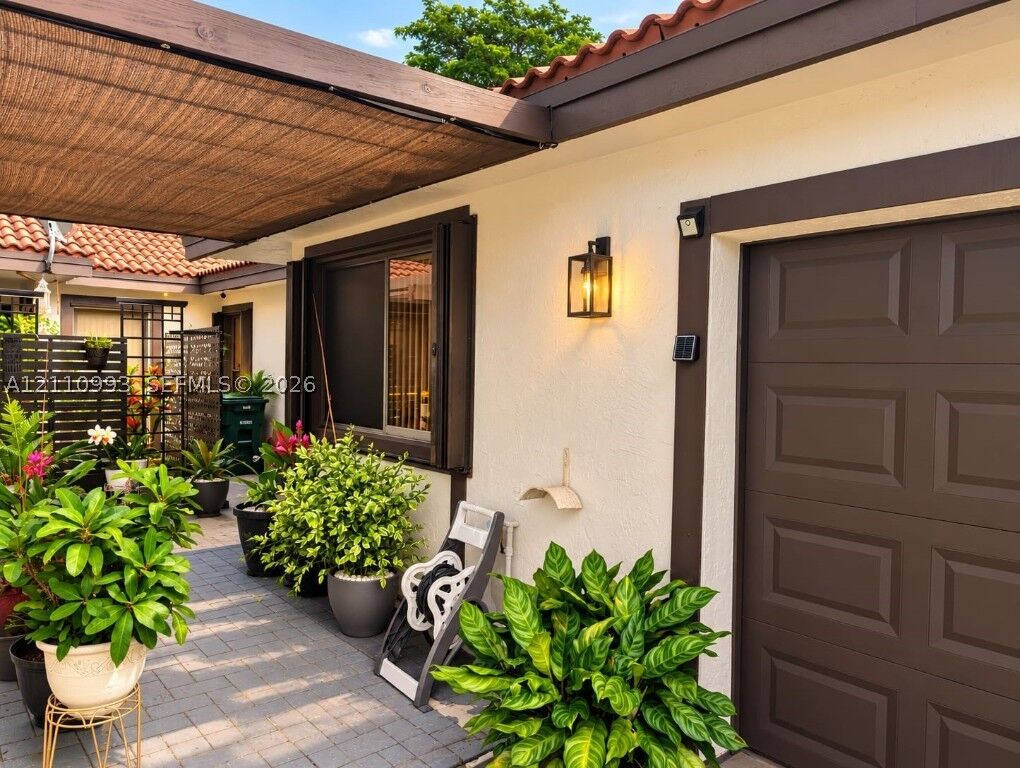 Property Photo:  7129 Mimosa Way  FL 33321 