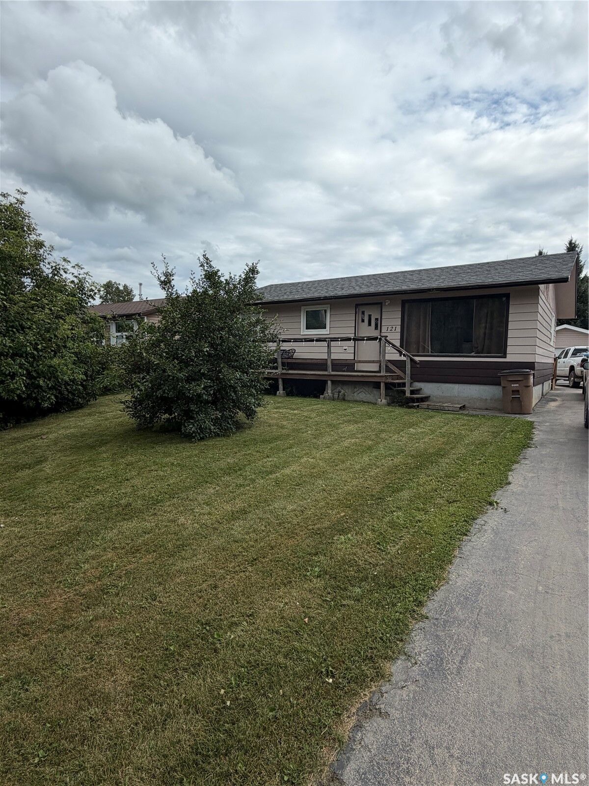 Property Photo:  121 Pine Street  SK S0E 1H0 