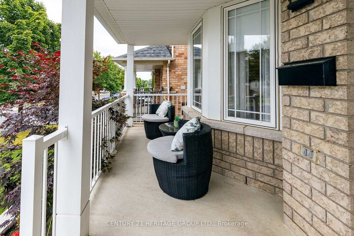 Property Photo:  106 Laurendale Avenue  ON L4P 4E8 