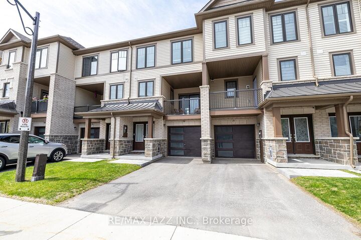 Property Photo:  74 Ambereen Place  ON L1C 7H5 