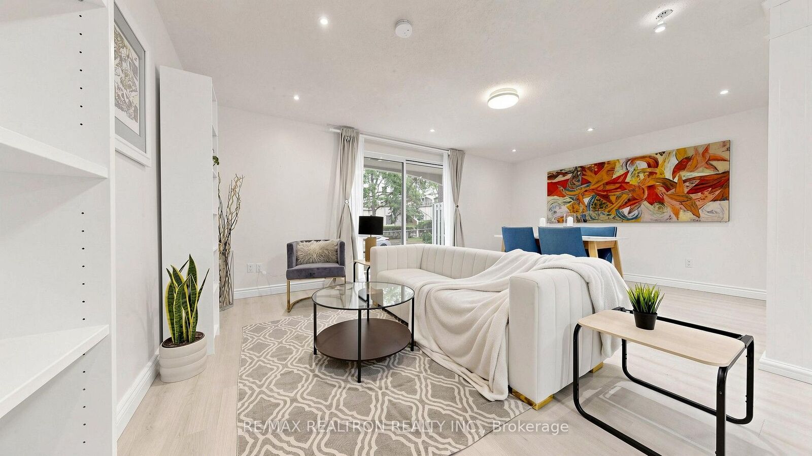 Property Photo:  10 Moonstone Byway 151  ON M2H 3J3 