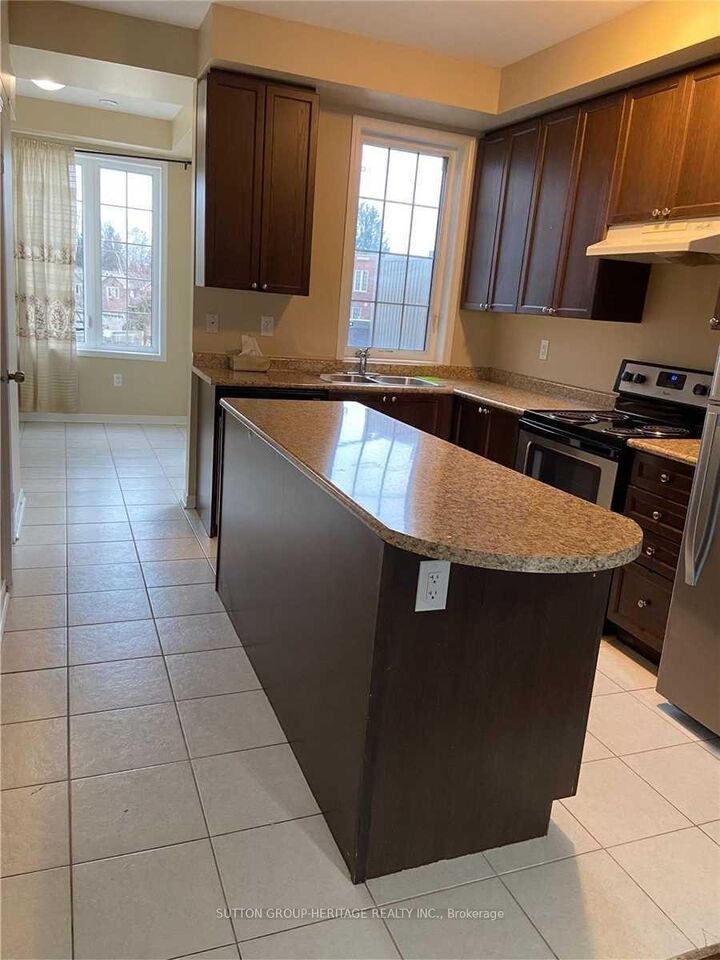 Property Photo:  4705 Kingston Road 24  ON M1E 2R1 