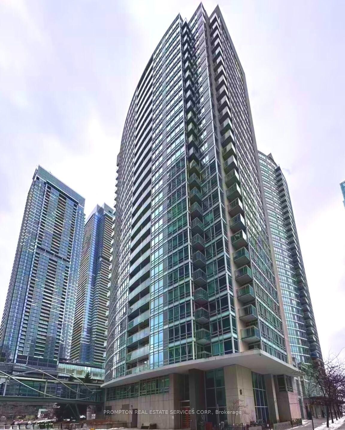 Property Photo:  397 Front Street W 1808  ON M5V 3S1 