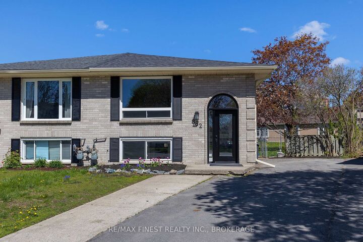 Property Photo: 882 Beaconhill Court ON K7P 2A9