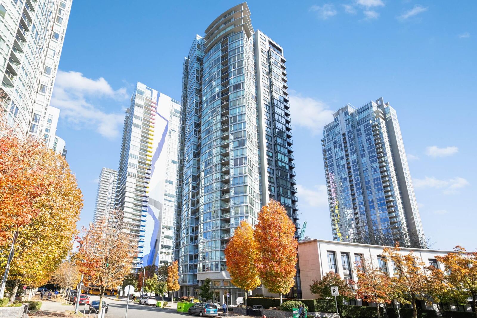 Property Photo:  1438 Richards Street 1906  BC V6Z 3B8 