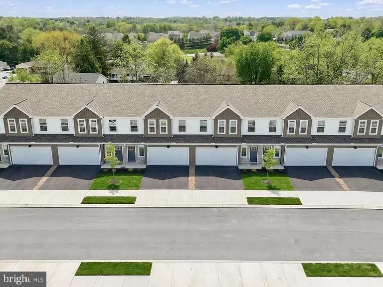 Property Photo:  7851 Oak Brook Drive  PA 17112 