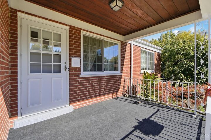 Property Photo: 3624 Twinview Drive OH 45247