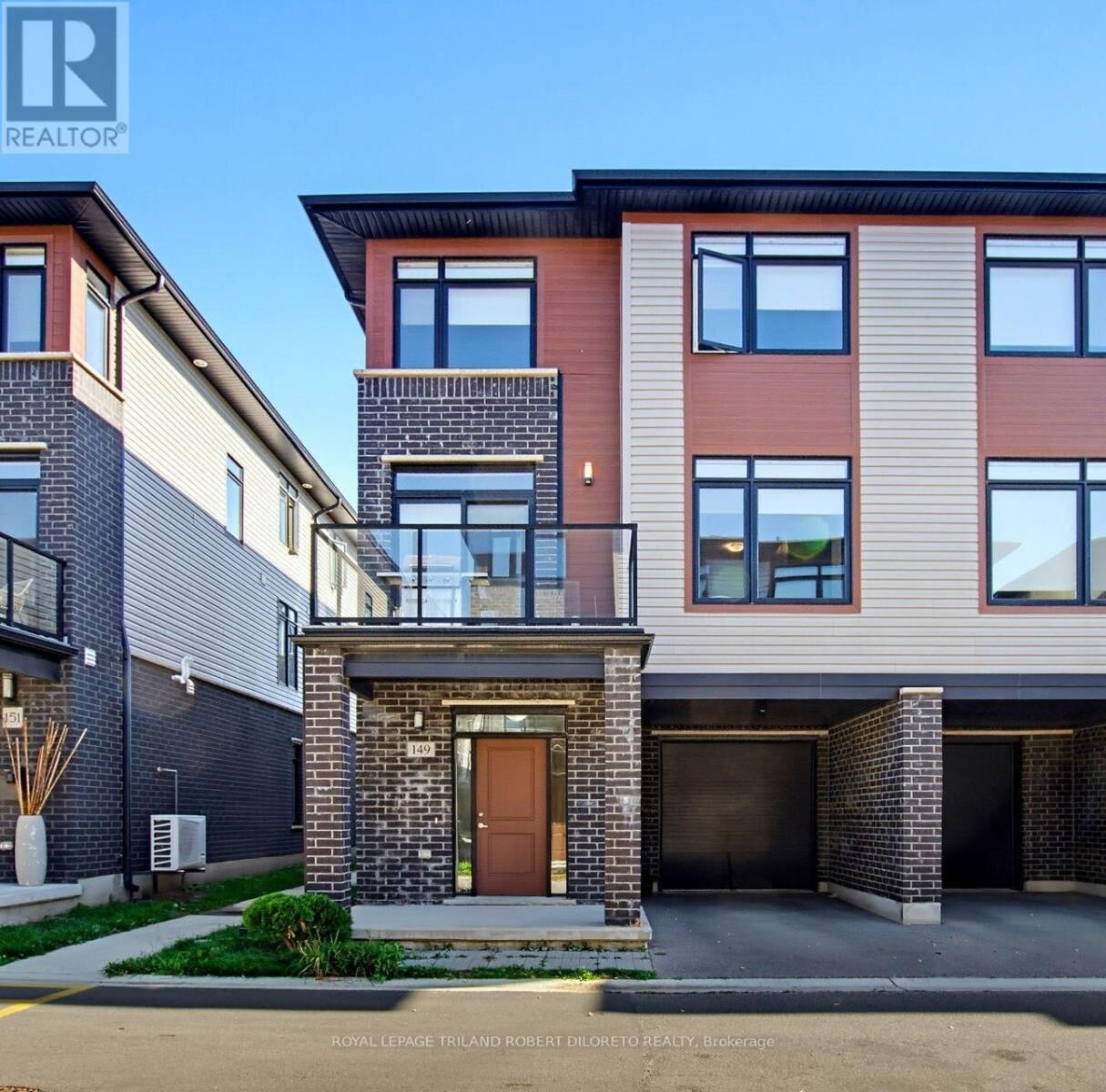 Property Photo: 3260 Singleton Avenue 149 ON N6L 0E7