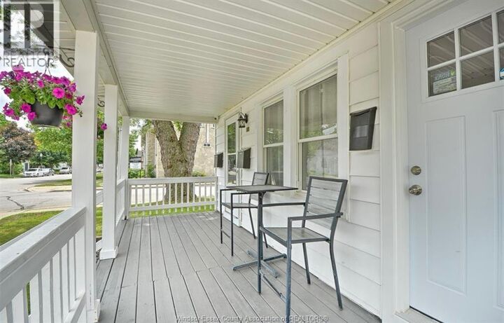 Property Photo:  258 King A  ON N9V 2C5 