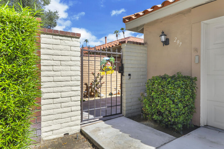 Property Photo: 297 Paseo Primavera CA 92260