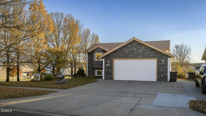 Property Photo:  4118 34th Avenue NW  ND 58554 