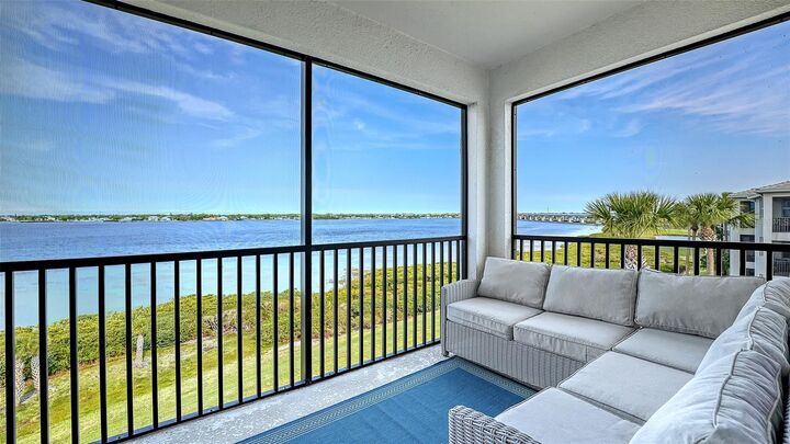 Property Photo: 1010 Tidewater Shores Loop 406 FL 34208