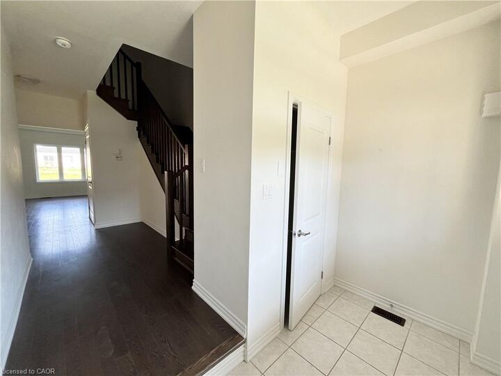 Property Photo:  6 Stauffer Road  ON N3V 0B1 