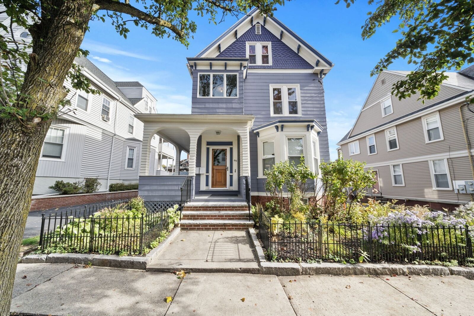 Property Photo:  49 Dartmouth Street 2  MA 02145 