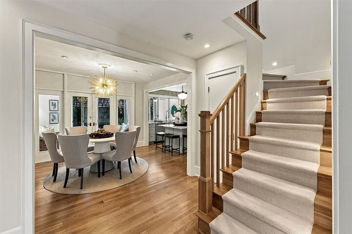 Property Photo: 915 11th Avenue E WA 98102