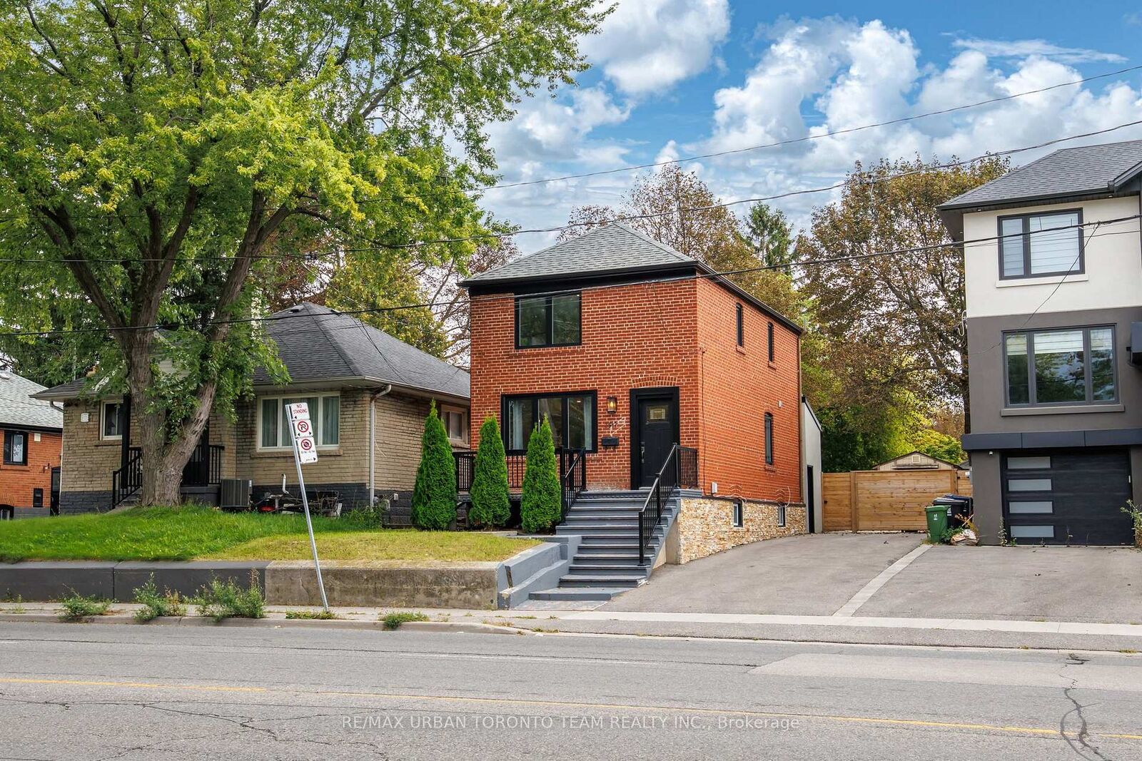 Property Photo:  3517 St Clair Avenue Main  ON M1K 1L4 