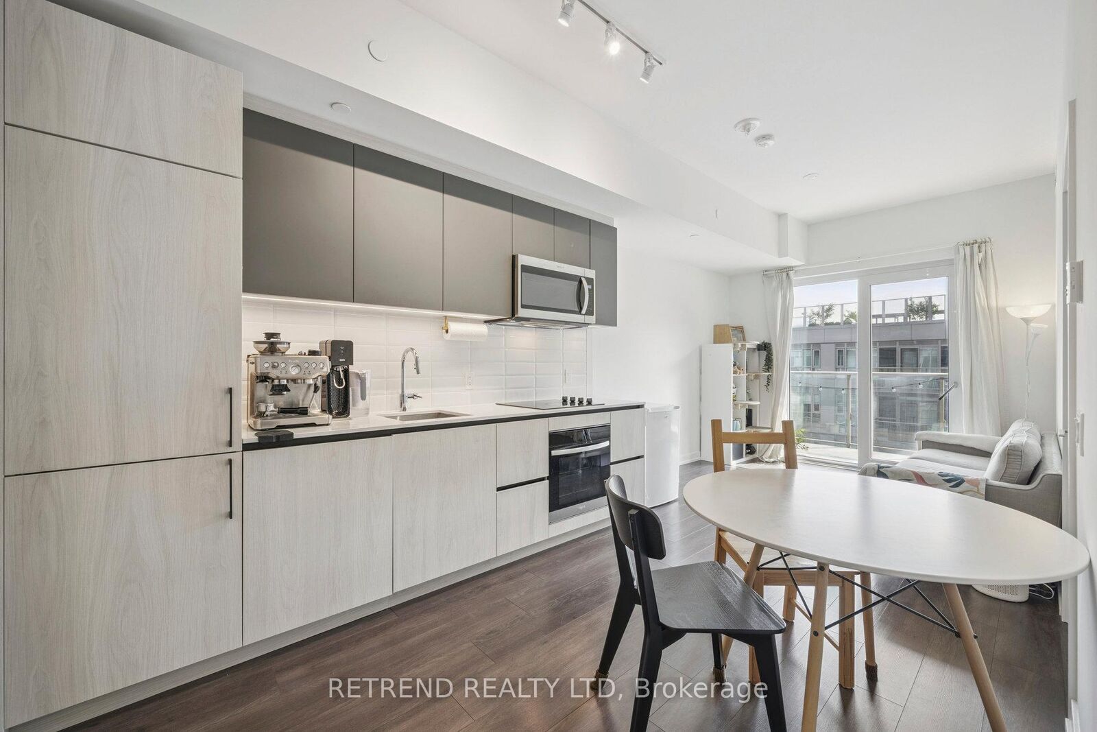 Property Photo:  150 Logan Avenue 714  ON M4M 0E4 