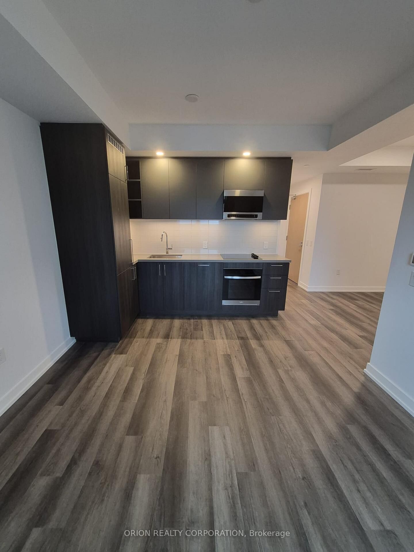Property Photo:  5 Meadowdale Road 2312  ON L4K 0C7 
