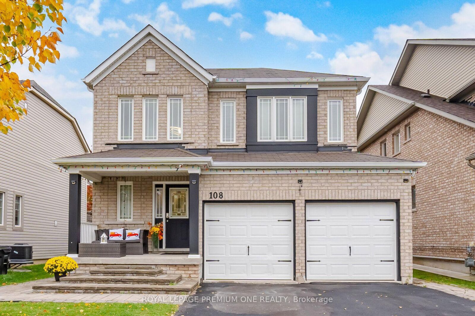 Property Photo:  108 Gwillimbury Drive  ON L3Z 0C6 