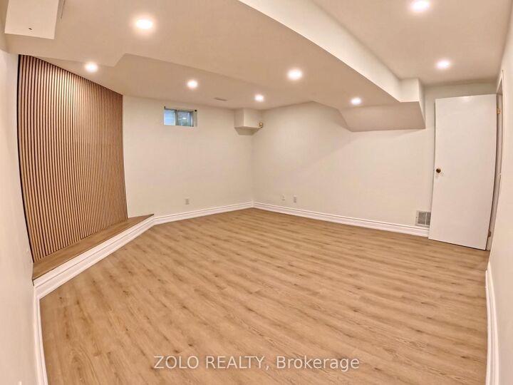 Property Photo:  5 Firebrace Road Basement  ON M1W 2Z3 