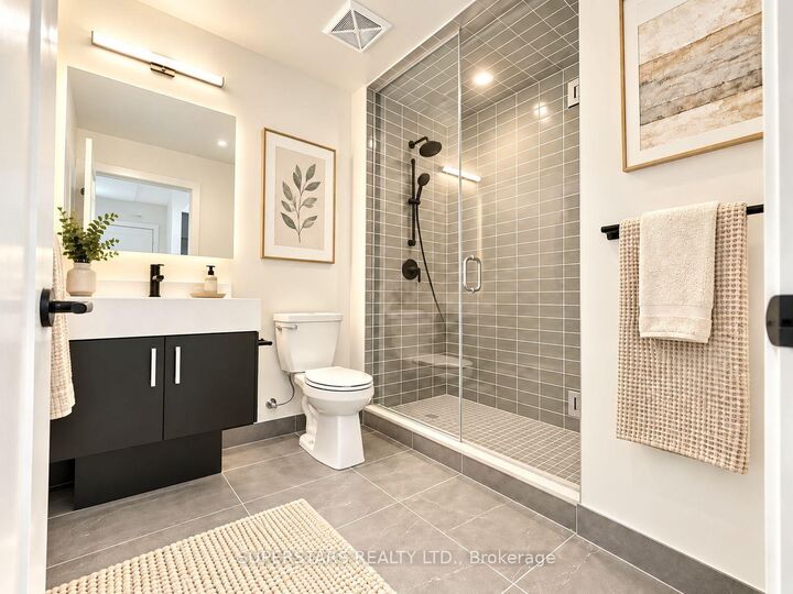 Property Photo:  280 Dundas Street W 2604  ON M5T 0E3 