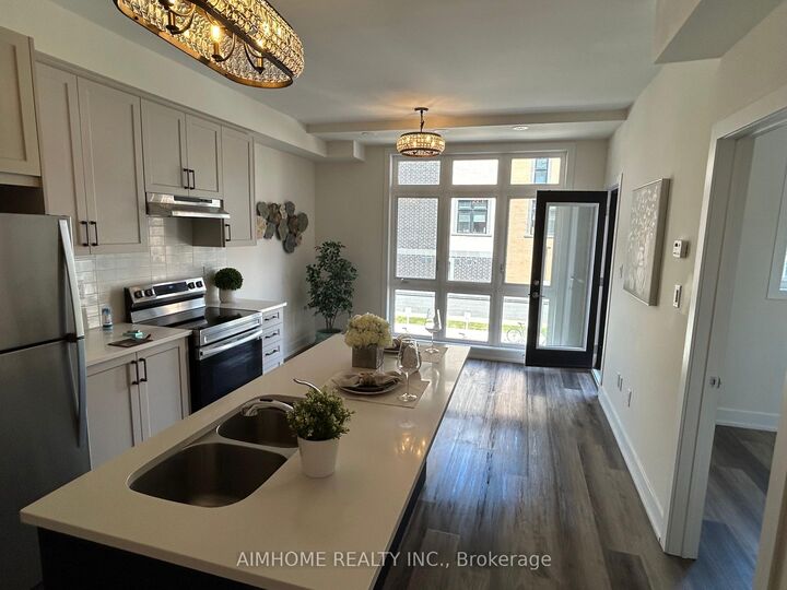 Property Photo:  7 Phelps Lane 2  ON L4E 1J4 