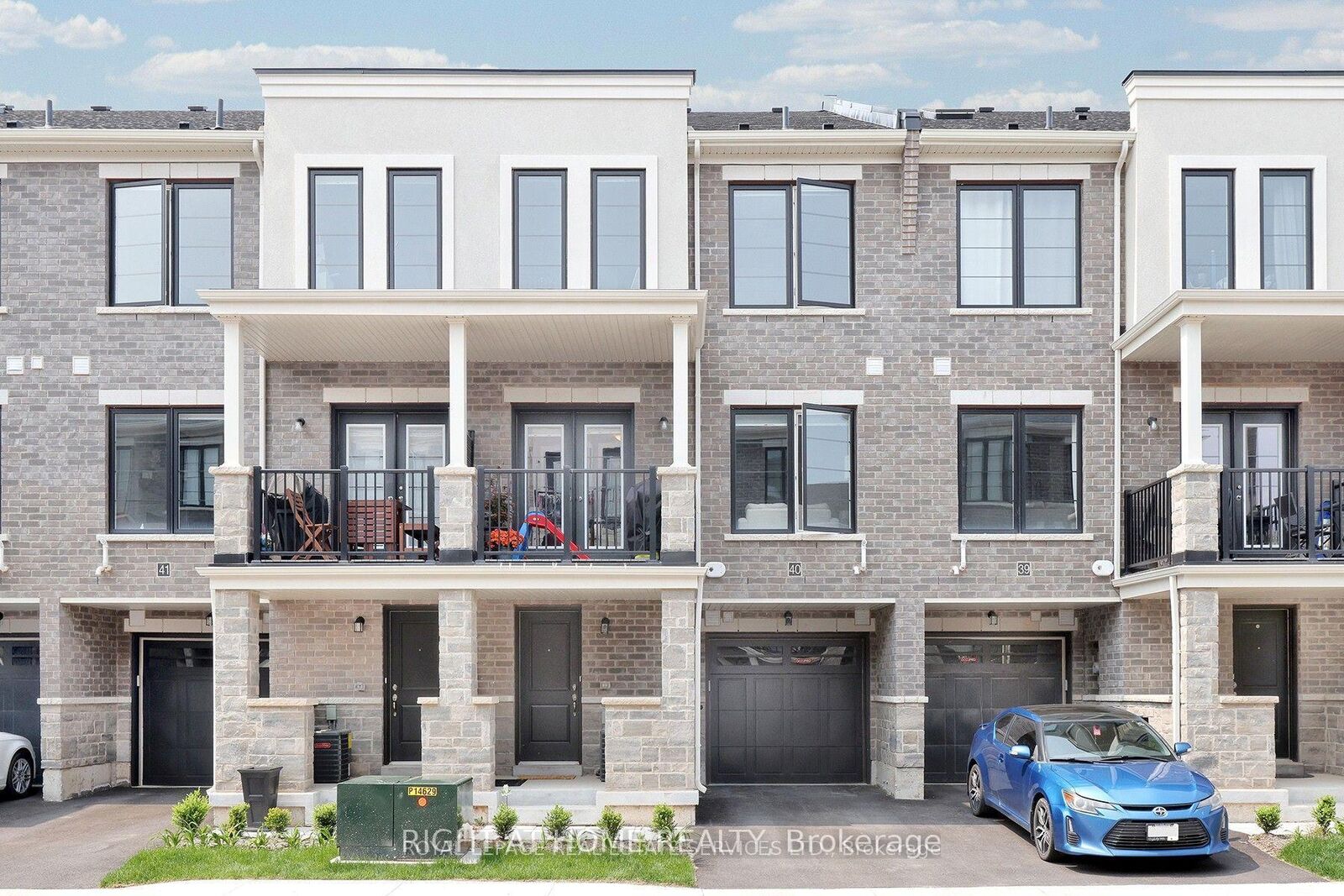 Property Photo:  383 Dundas Street E 40  ON L0R 2H3 