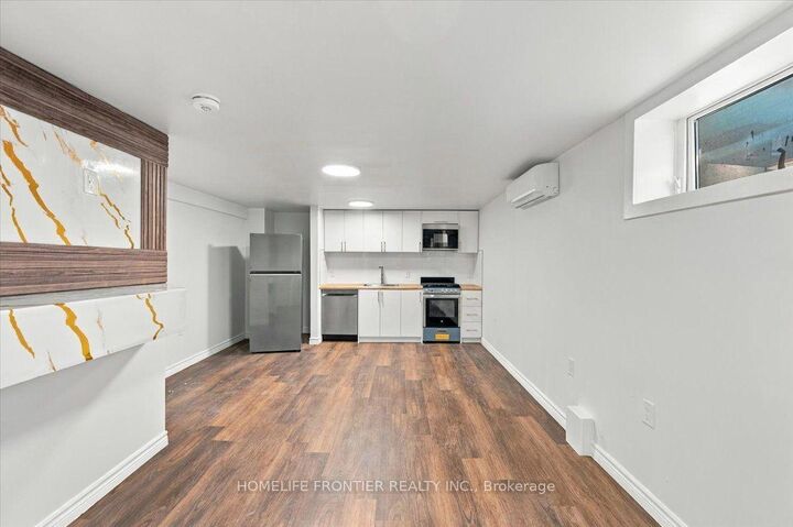 Property Photo:  99 Regent Road 6  ON M3K 1H2 