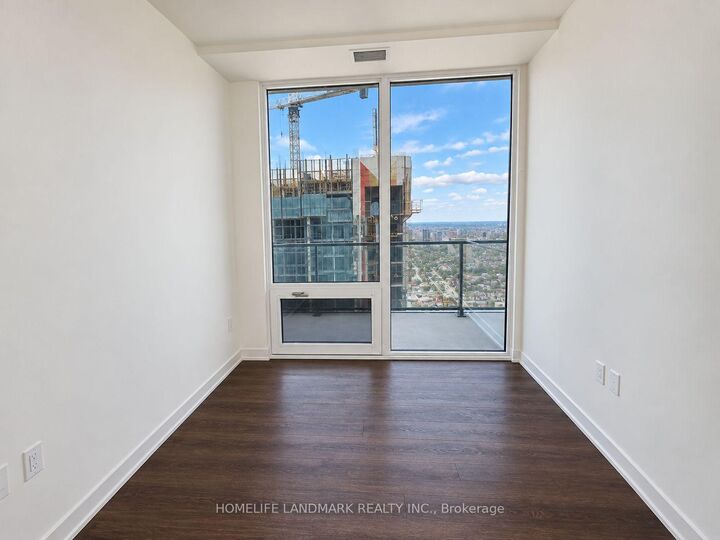 Property Photo:  448 Burnhamthorpe Road W 5401  ON L5B 0R4 