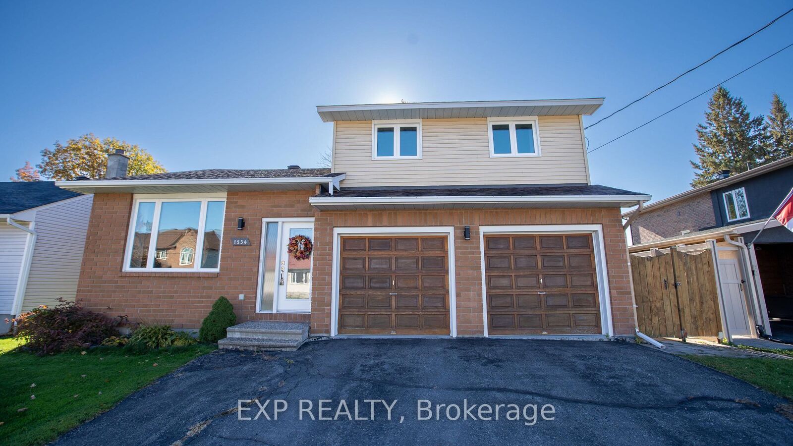 Property Photo:  1534 Rosebella Avenue  ON K1T 1E8 