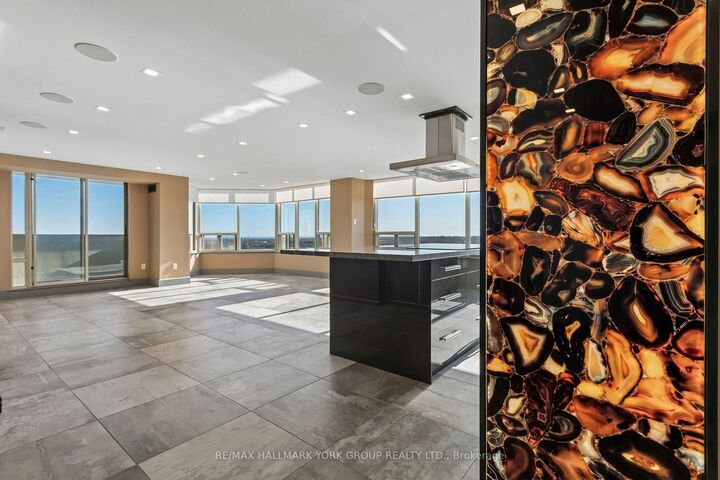Property Photo: 700 Constellation Drive 1909 ON L5R 3G8