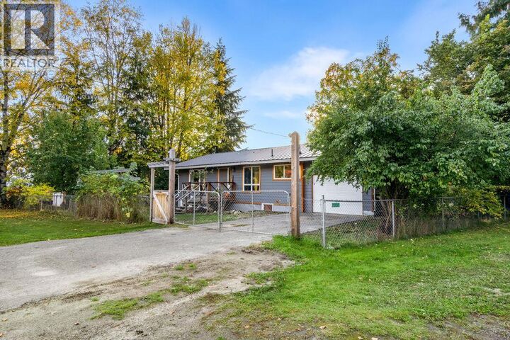Property Photo: 506 1st Avenue Northwest BC V0G 1R0