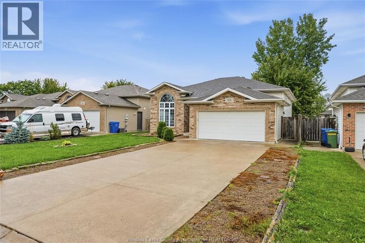 Property Photo: 124 Higgins Crescent ON N9V 4C6