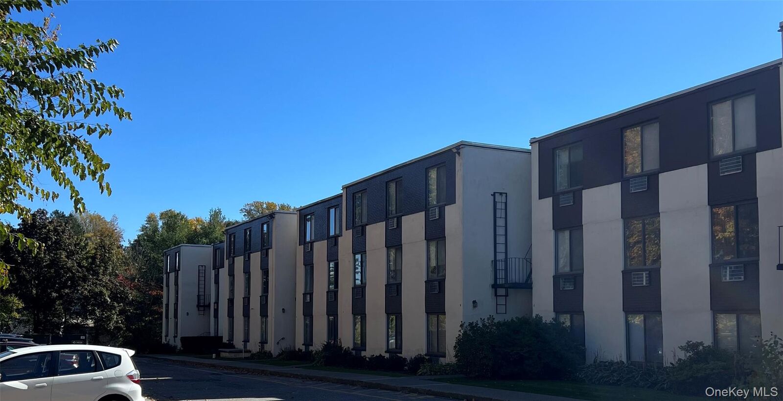 Property Photo:  149 E Lake Boulevard K30  NY 10541 