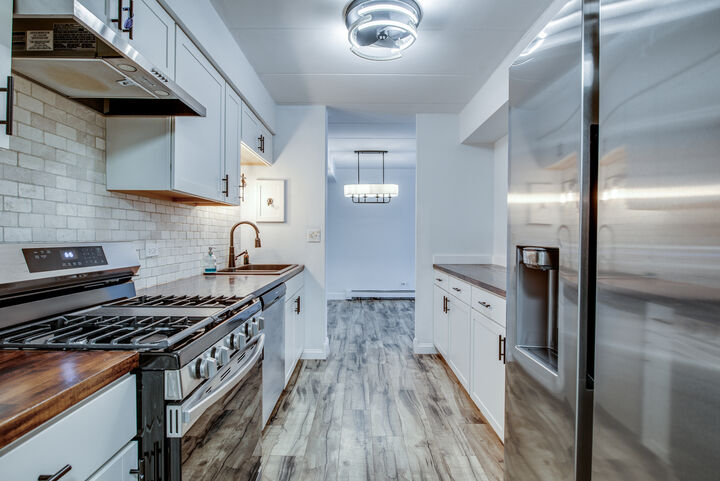 Property Photo:  1041 N Mill Street 110  IL 60563 