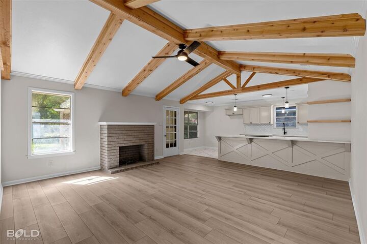 Property Photo:  446 Plaza Circle  LA 71111 