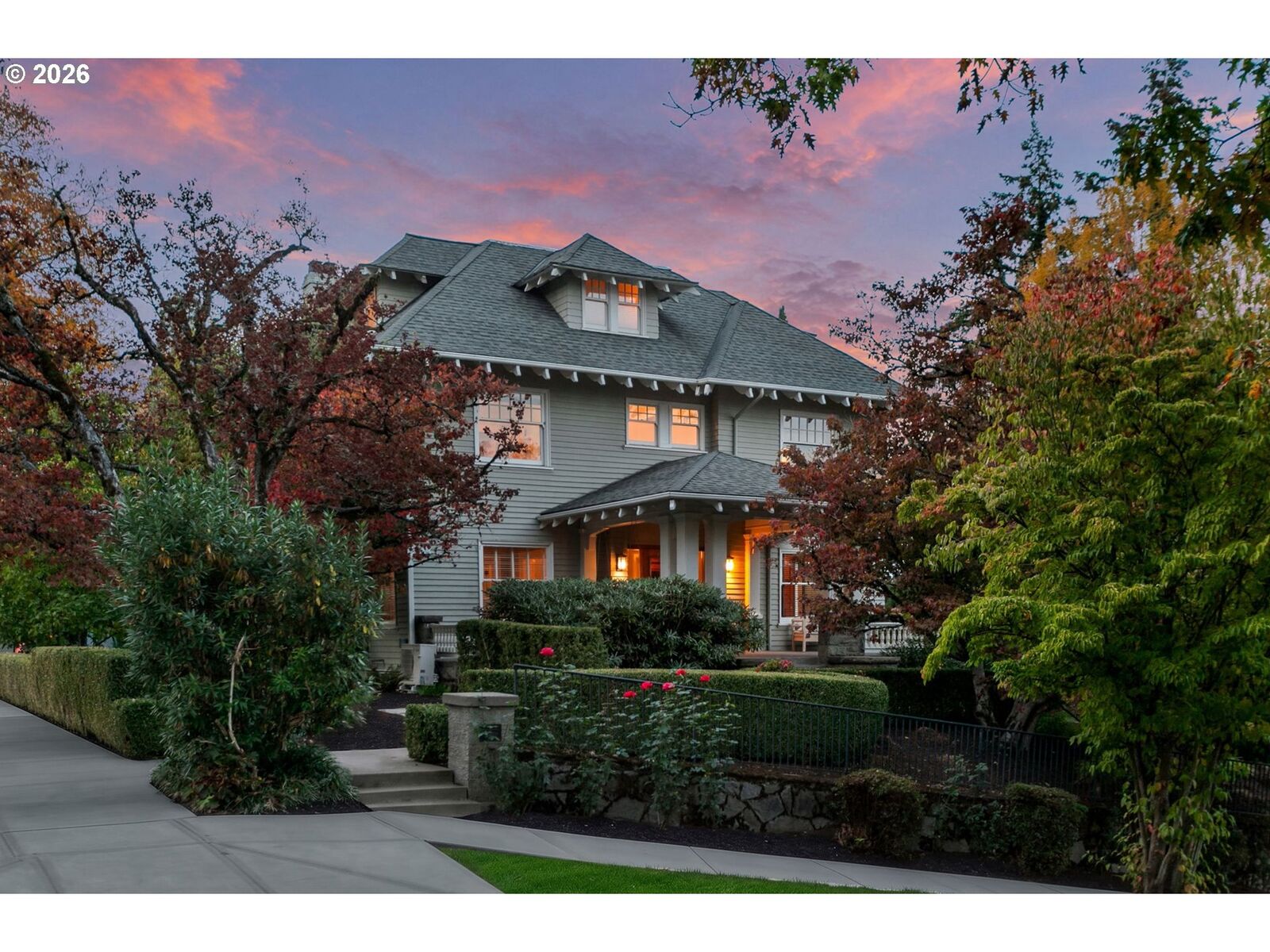 Property Photo:  2233 SW 18th Ave  OR 97201 