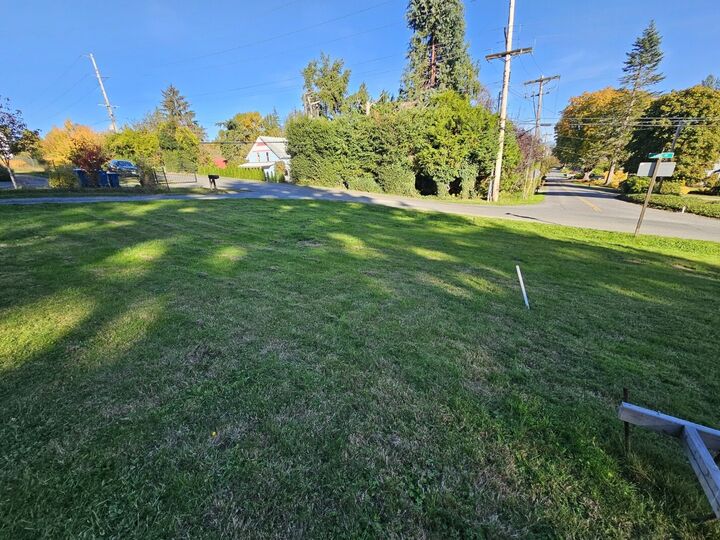 Property Photo: 2200 Lake Ave #1 WA 98290